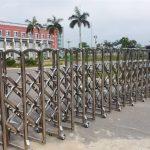 Cửa cổng xếp tại xuân lộc