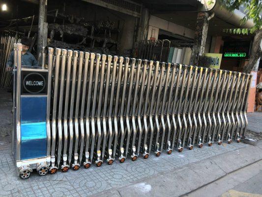 Lắp cửa cổng xếp tại KCN Mỹ Xuân