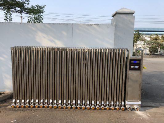 Cửa cổng xếp tại Tân Uyên